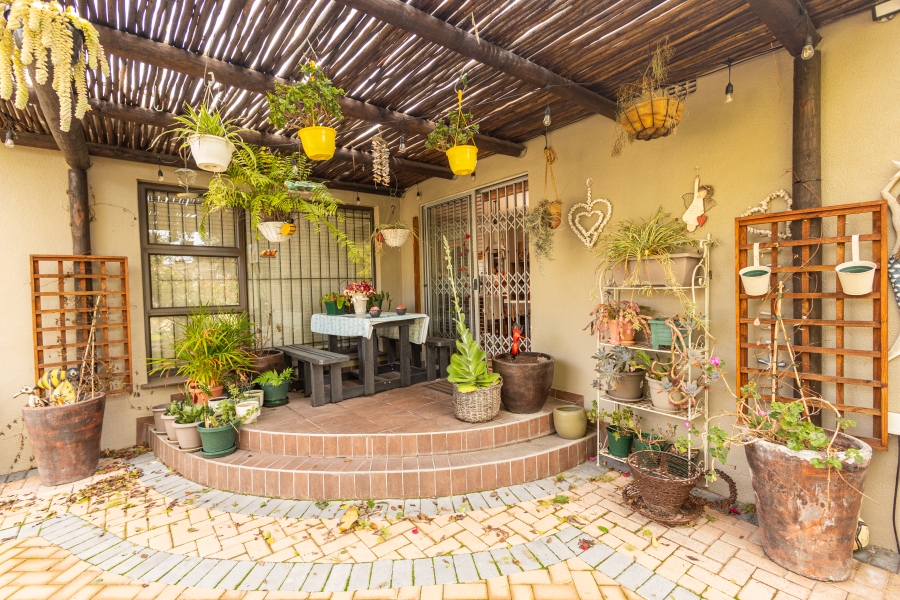 5 Bedroom Property for Sale in Ferndale Western Cape